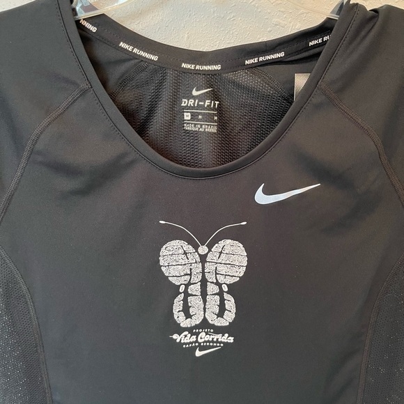 NIKE Shirt - Picture 2 of 5